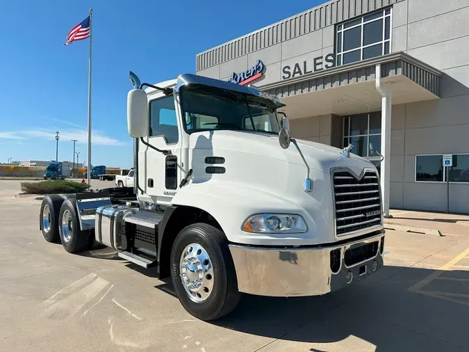 2018 MACK CXU613