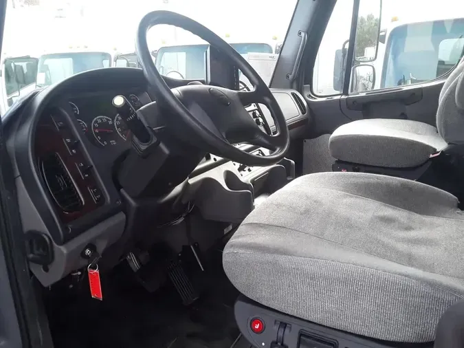 2018 FREIGHTLINER/MERCEDES M2 1068022983253d7e78a5392aa327f8b62a6