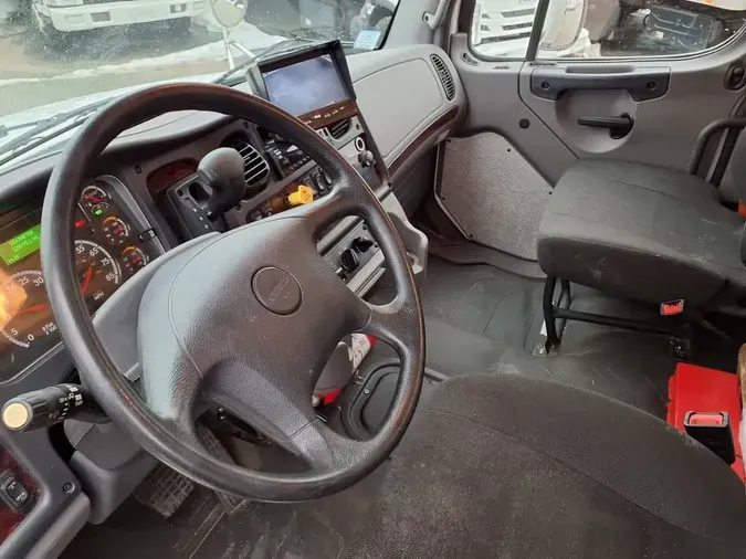 2021 FREIGHTLINER/MERCEDES M2 106