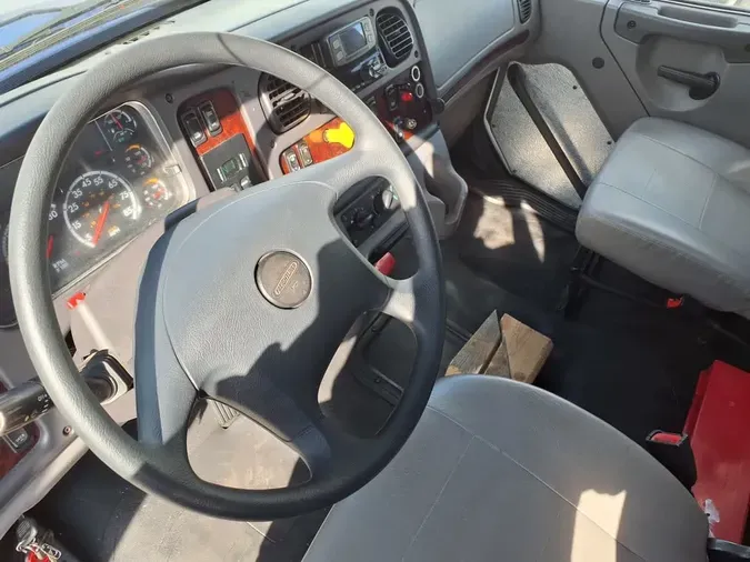 2020 FREIGHTLINER M2 106