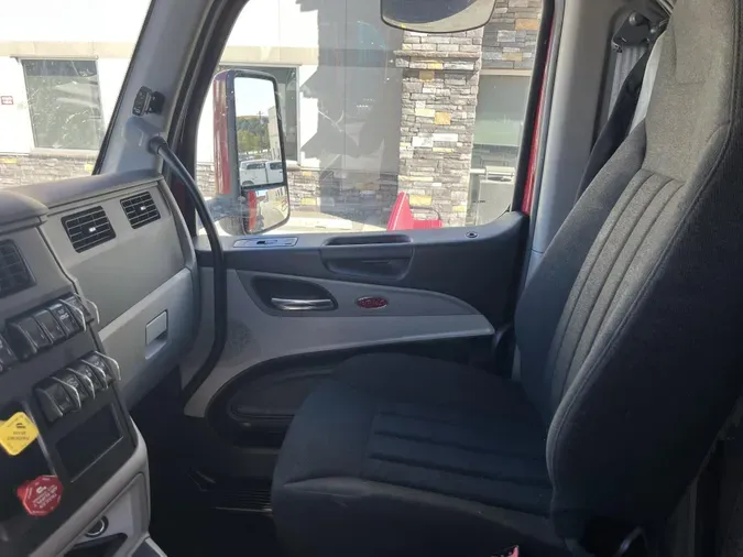 2022 Peterbilt 579