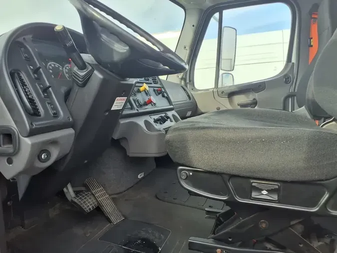 2019 FREIGHTLINER/MERCEDES M2 1068027c432d2447c72ed45b8a391fb7965