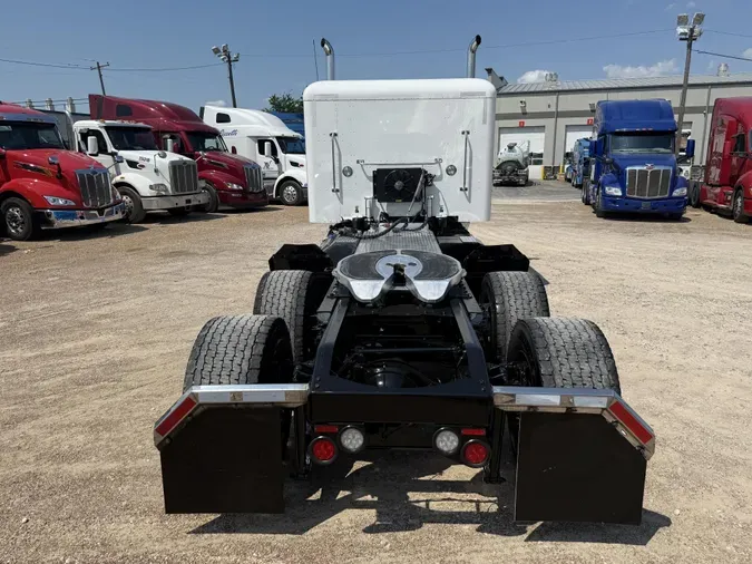 2023 Peterbilt 389