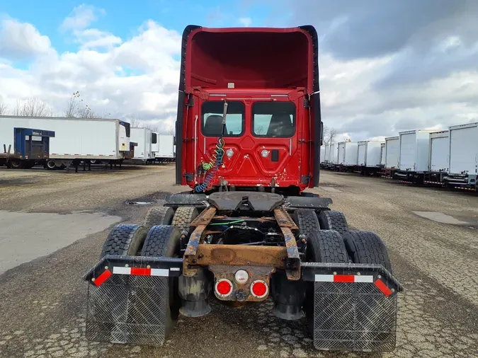 2014 FREIGHTLINER/MERCEDES CASCADIA 125