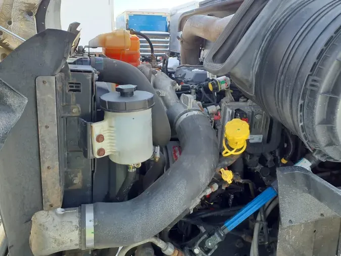 2019 NAVISTAR INTERNATIONAL RH613 DAYCAB S/A