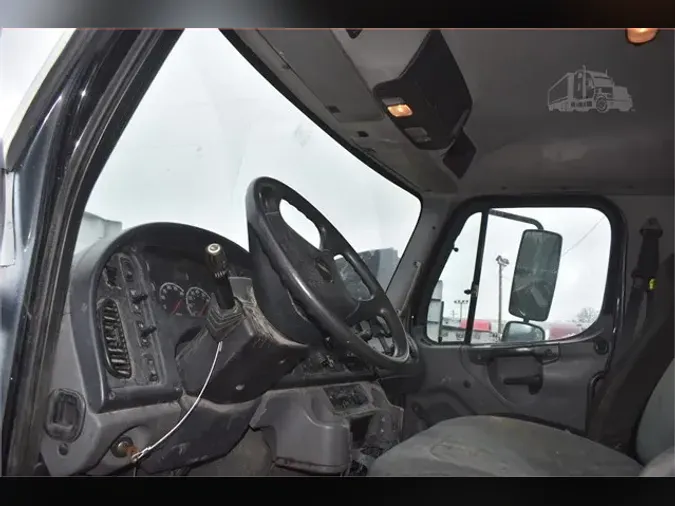 2013 FREIGHTLINER BUSINESS CLASS M2 106