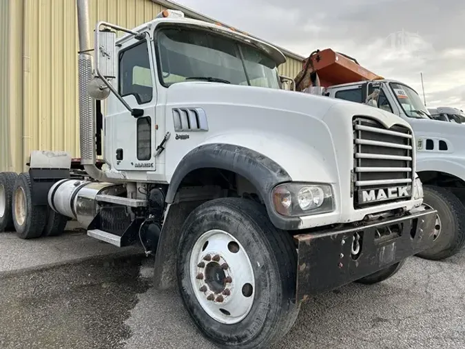 2013 MACK GRANITE GU713