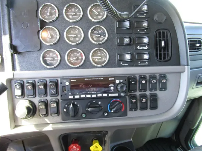 2022 Peterbilt 389