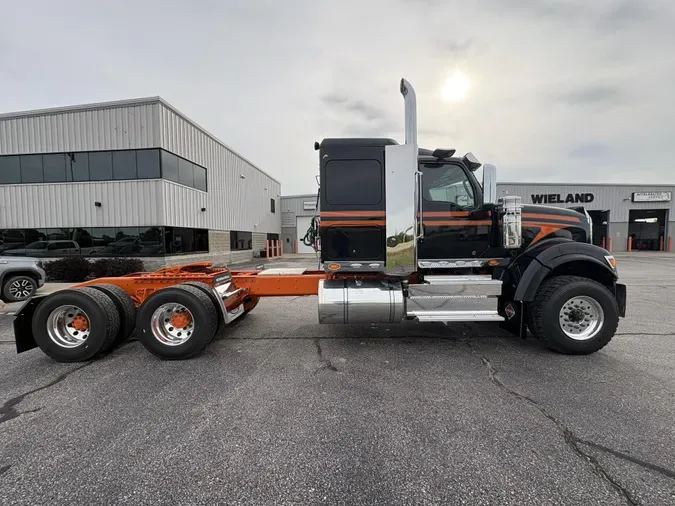 2027 International HX520 SLEEPER