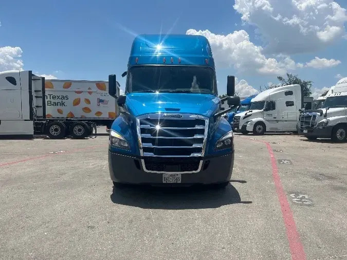 2020 Freightliner T12664ST