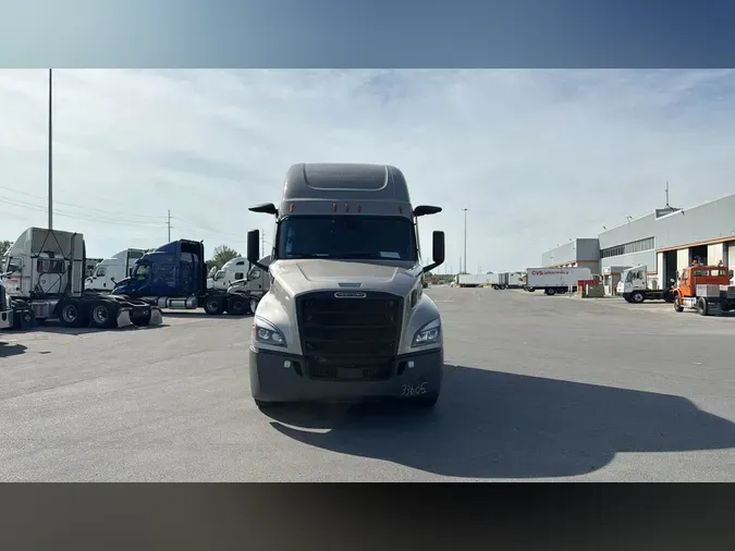 2025 Freightliner Cascadia 1268037d395c44f278f8e6147dbed3d405b