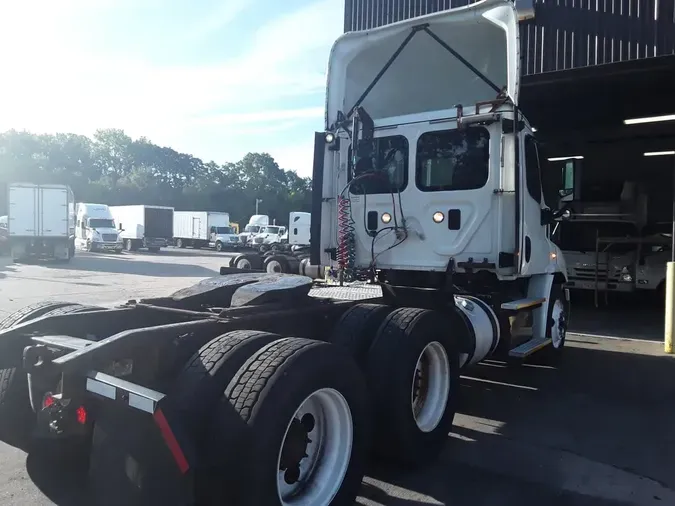 2017 FREIGHTLINER CASCADIA 113