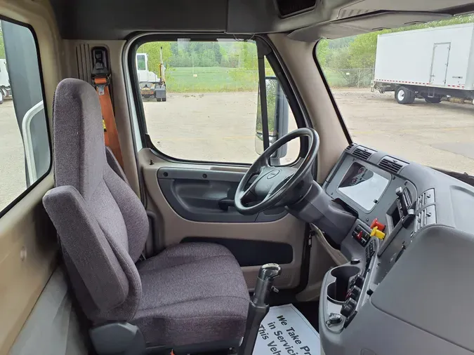 2014 FREIGHTLINER/MERCEDES CASCADIA 113