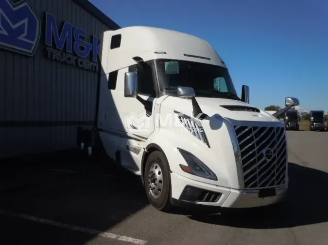 2025 VOLVO VNL64Tv04