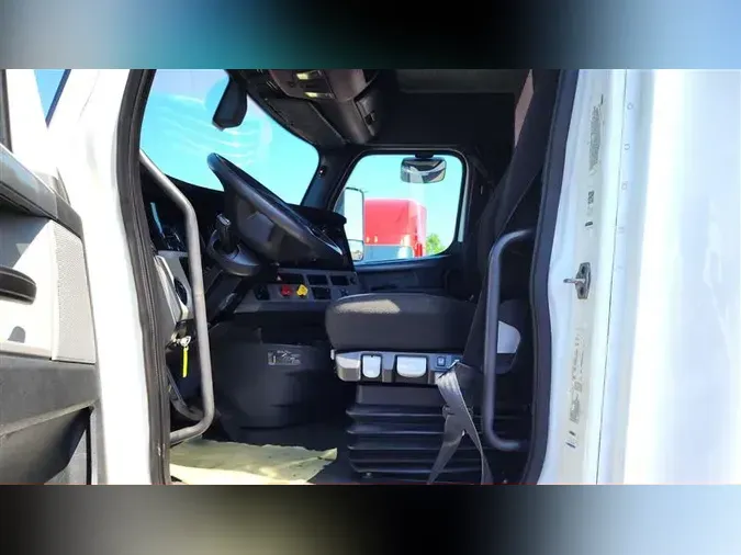 2020 FREIGHTLINER CA126