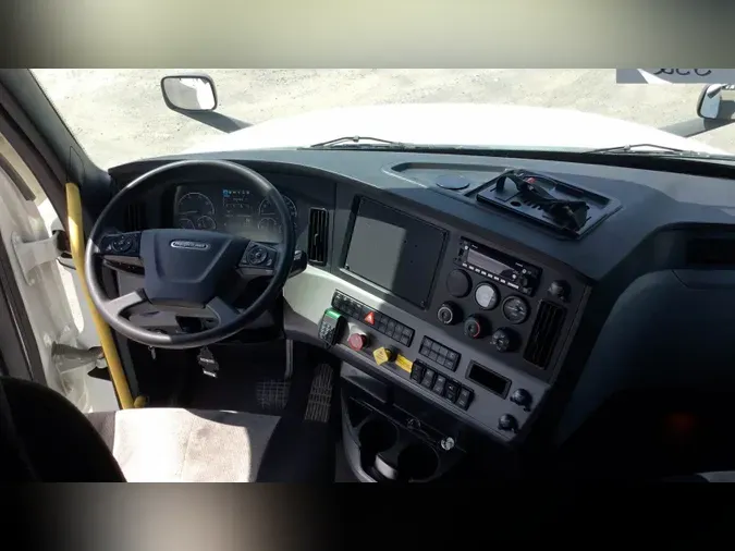 2022 Freightliner Cascadia 126