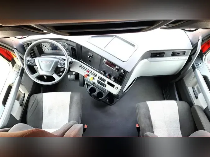 2022 FREIGHTLINER CA126