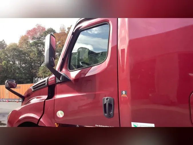 2023 Freightliner Cascadia 126804b997222708e10f7df973a9e351f3e