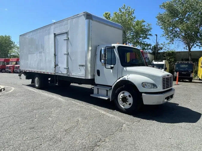 2018 FREIGHTLINER M2 106
