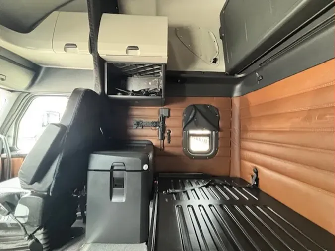 2023 Freightliner Cascadia 126