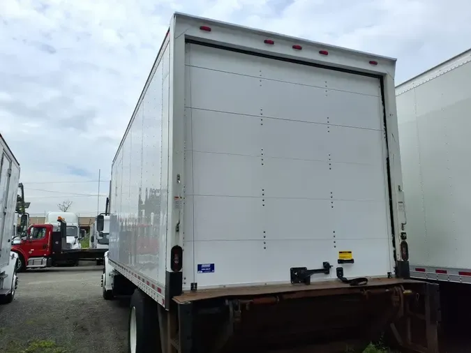 2018 FREIGHTLINER M2 106