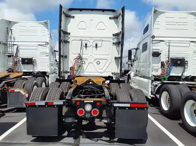 2020 FREIGHTLINER NEW CASCADIA PX12664