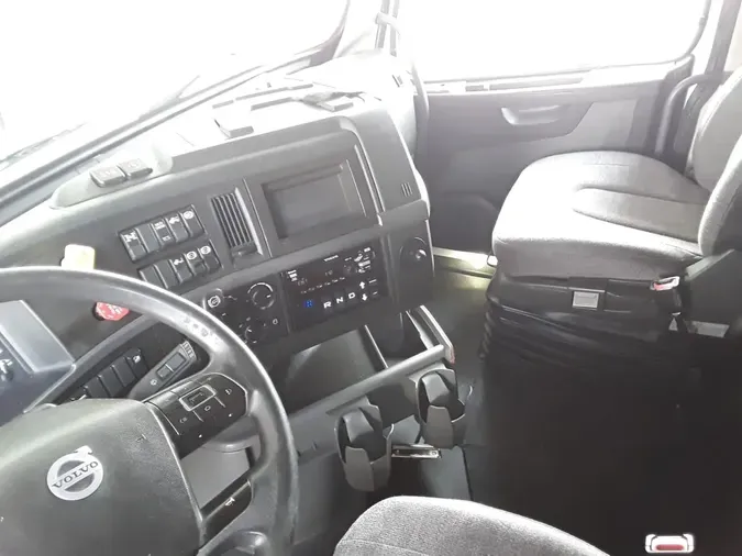 2020 VOLVO VNL64T-760