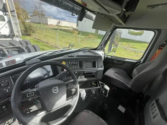 2021 VOLVO VNL3008053853bd50a73af5c2fa113983fec2b