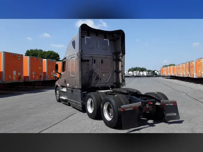2025 Freightliner Cascadia 126