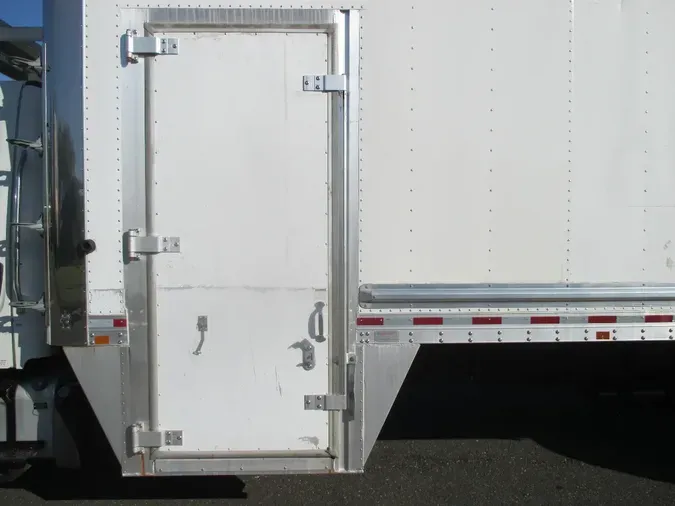 2017 FREIGHTLINER M2