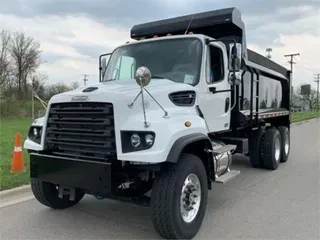 2020 Freightliner 114SD