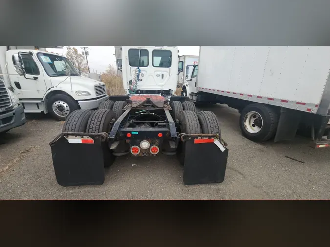 2017 FREIGHTLINER/MERCEDES CASCADIA 113