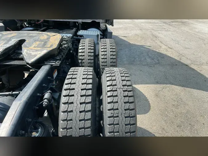 2022 Freightliner Cascadia 126