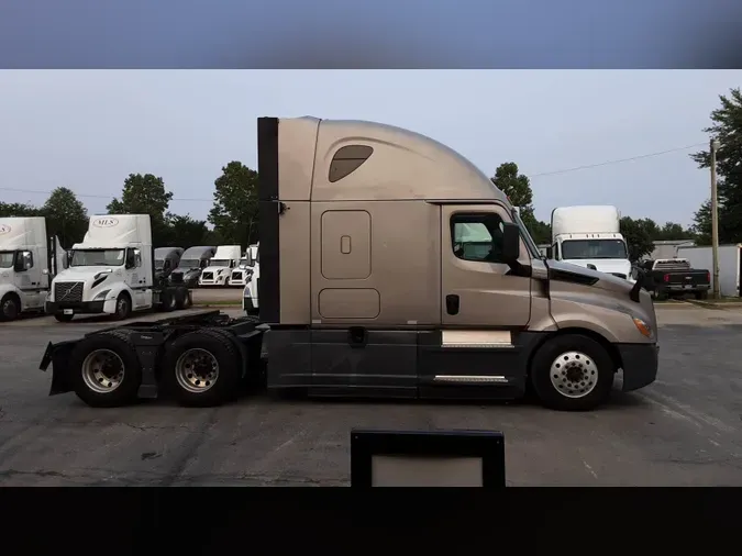 2020 Freightliner Cascadia