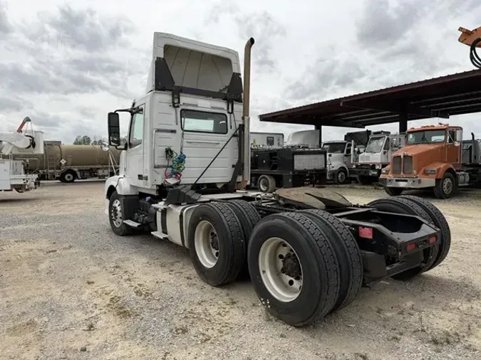 2013 VOLVO VNL64T300
