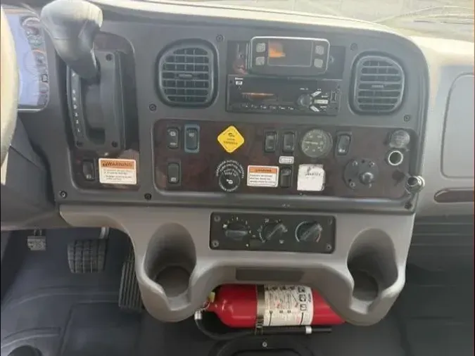 2022 Freightliner Business Class M2 106
