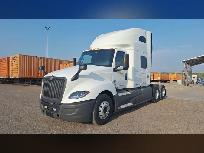 2022 International LT625