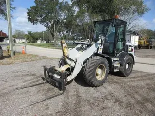 2016 CATERPILLAR 908M