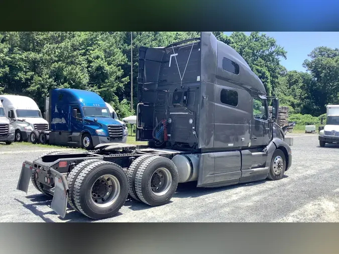 2022 Volvo VNL760
