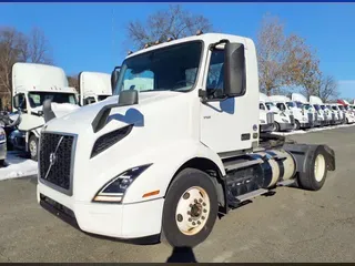2019 VOLVO VNR42T 300