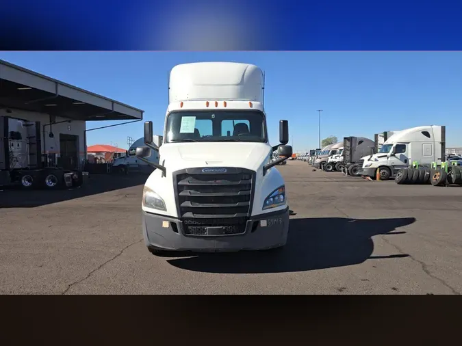 2020 Freightliner Cascadia 126