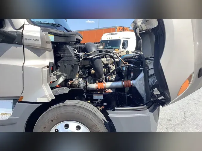 2022 Freightliner Cascadia 126