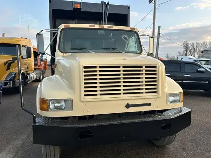 2000 INTERNATIONAL 4900