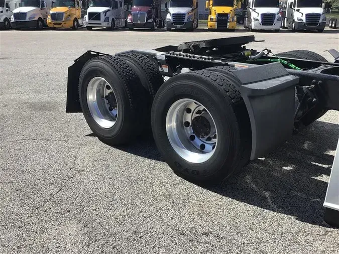 2021 FREIGHTLINER CA126