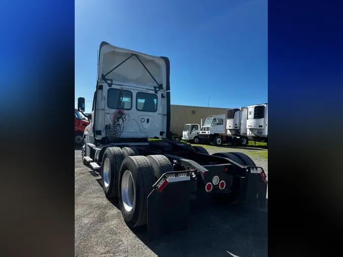 2018 FREIGHTLINER/MERCEDES CASCADIA 125