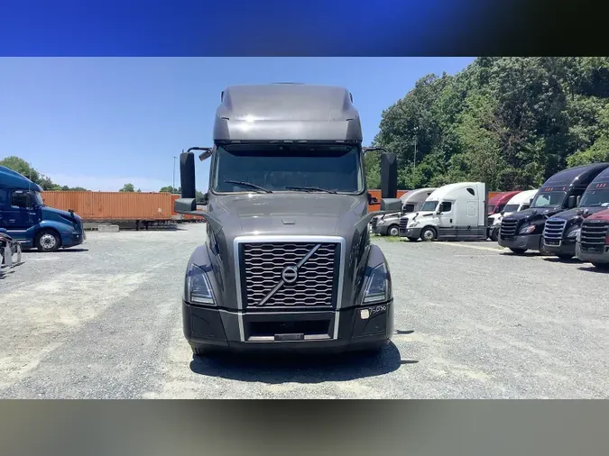 2022 Volvo VNL760