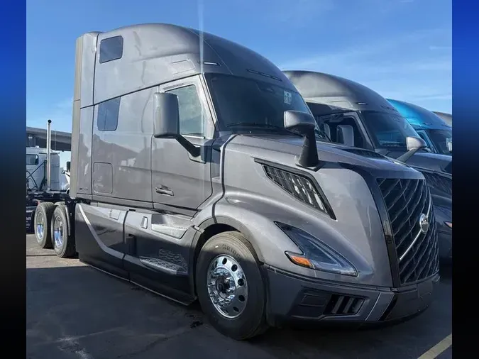 2027 VOLVO TRUCK VNL64TV04