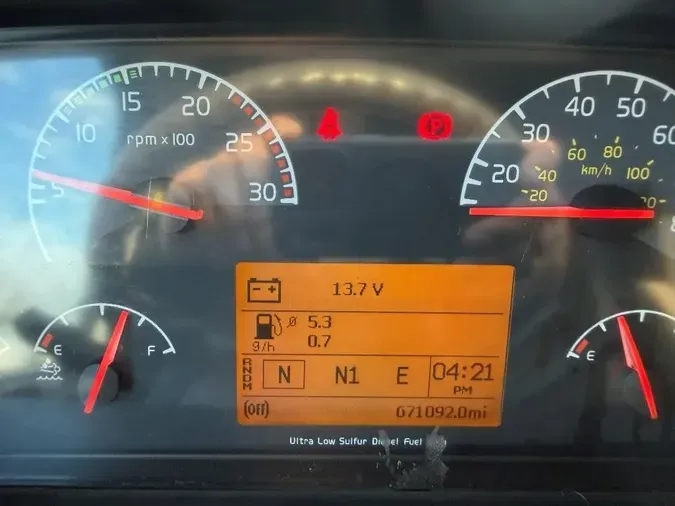 2017 Volvo VNL64T760807d74691e9e927ad00c9ad2636b88e5