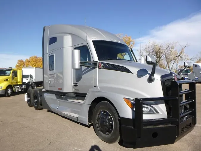 2024 Kenworth T680807d9436445ac18eebfbe1562273ccea