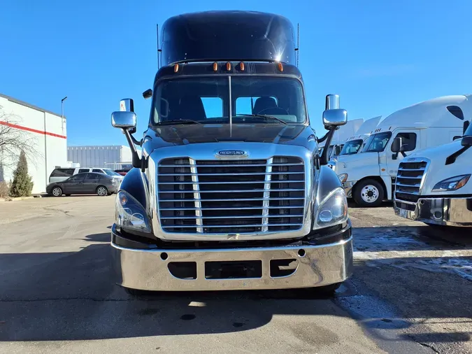 2018 FREIGHTLINER/MERCEDES CASCADIA 125